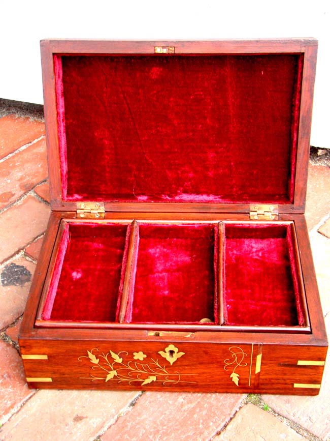 A fabulous 19th century brass inlaid rosewood dome top jewelry box circa 1875 — image 3